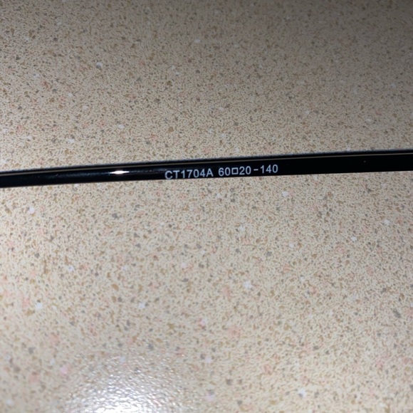 Fashion Metal Aviator Sunglasses - Picture 4 of 4